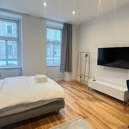 K&K Apartment Near Hauptbahnhof - Kingsize Bed Bécs Kültér fotó